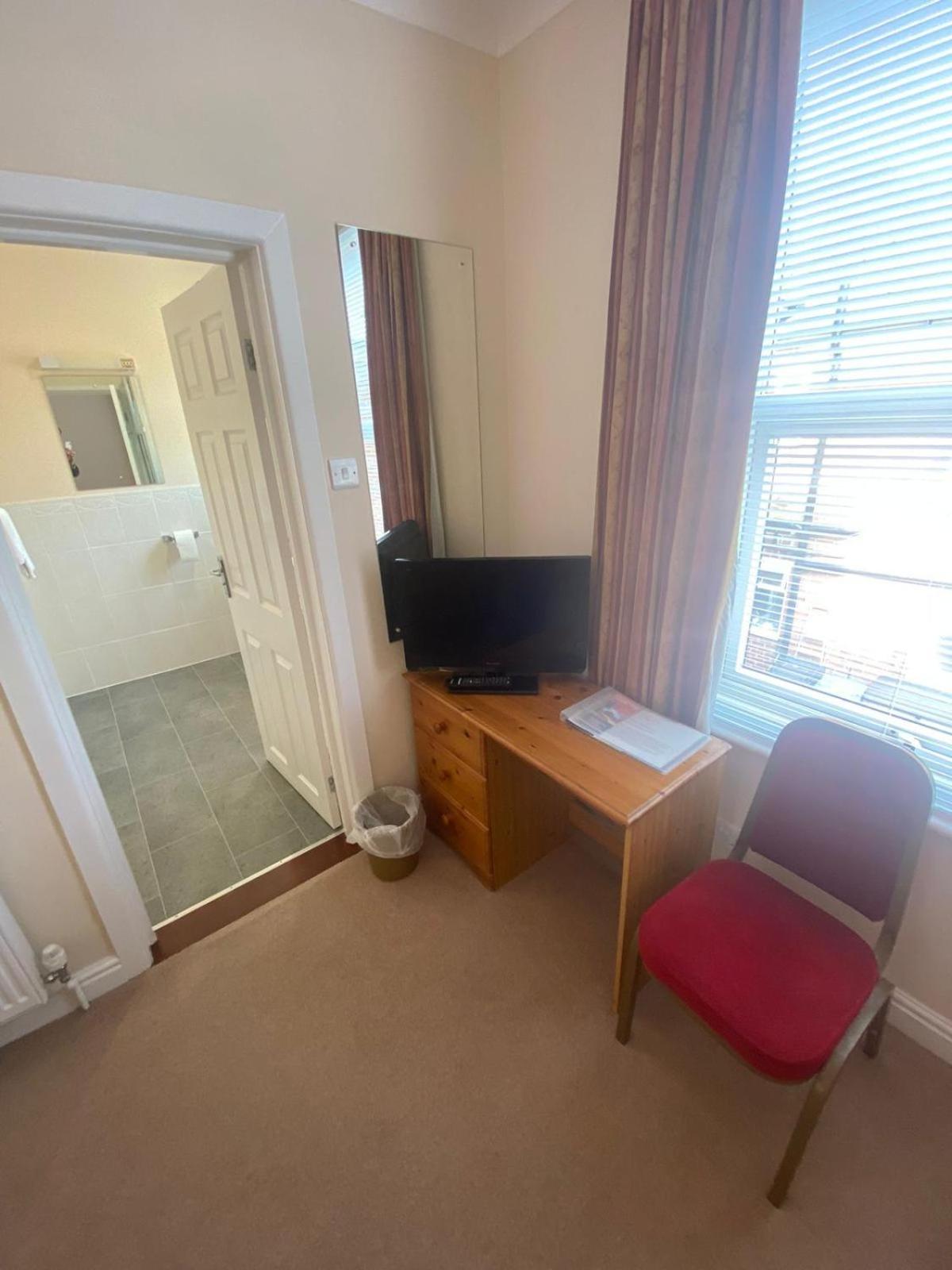 Landguard Guest house *